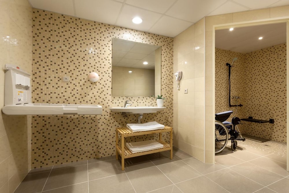 CHAMBRE PMR - Photo 1