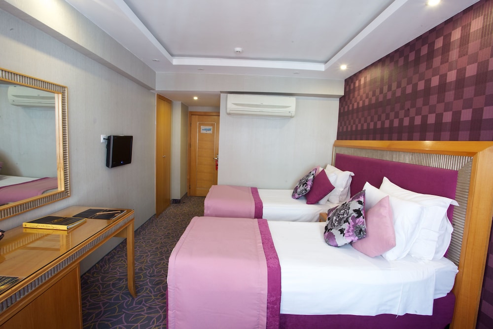 Standard Double or Twin Room photo 2