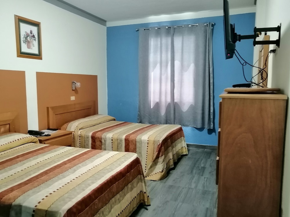 Business Double Room, 2 Queen Beds, Accessible, Non Smoking photo 1
