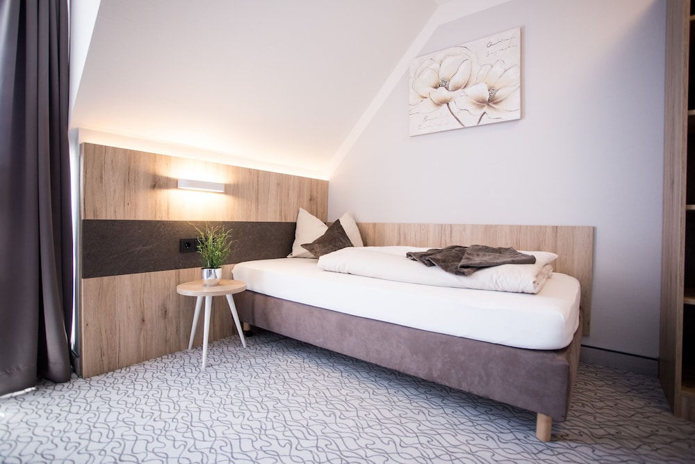 Single Room photo 2