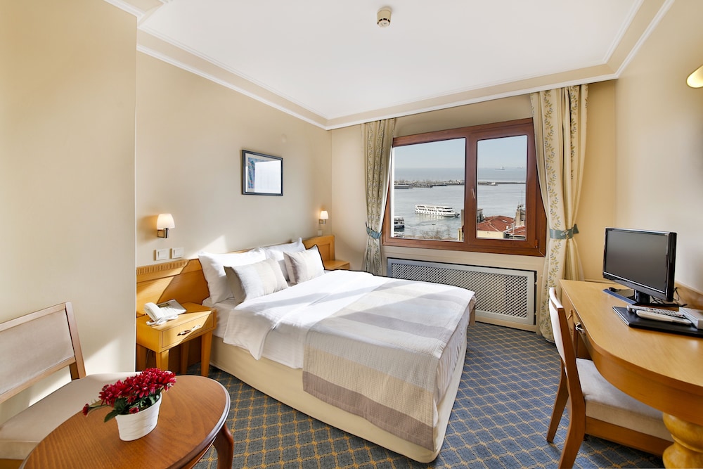 Standard Double or Twin Room photo 1