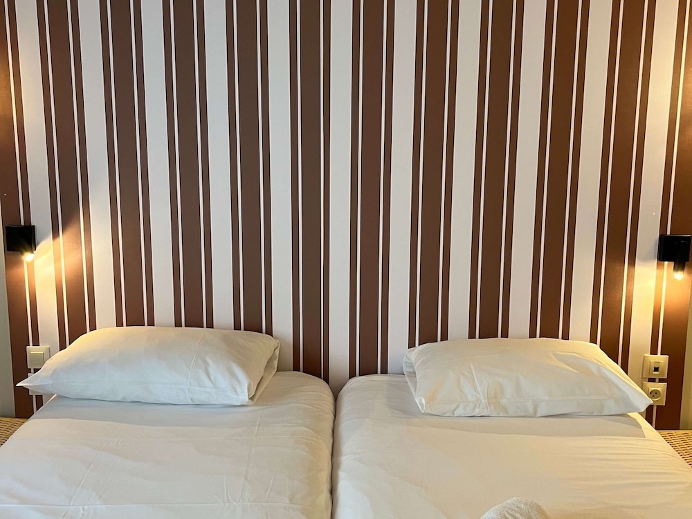 Standard Room, 2 Twin Beds - Photo 2