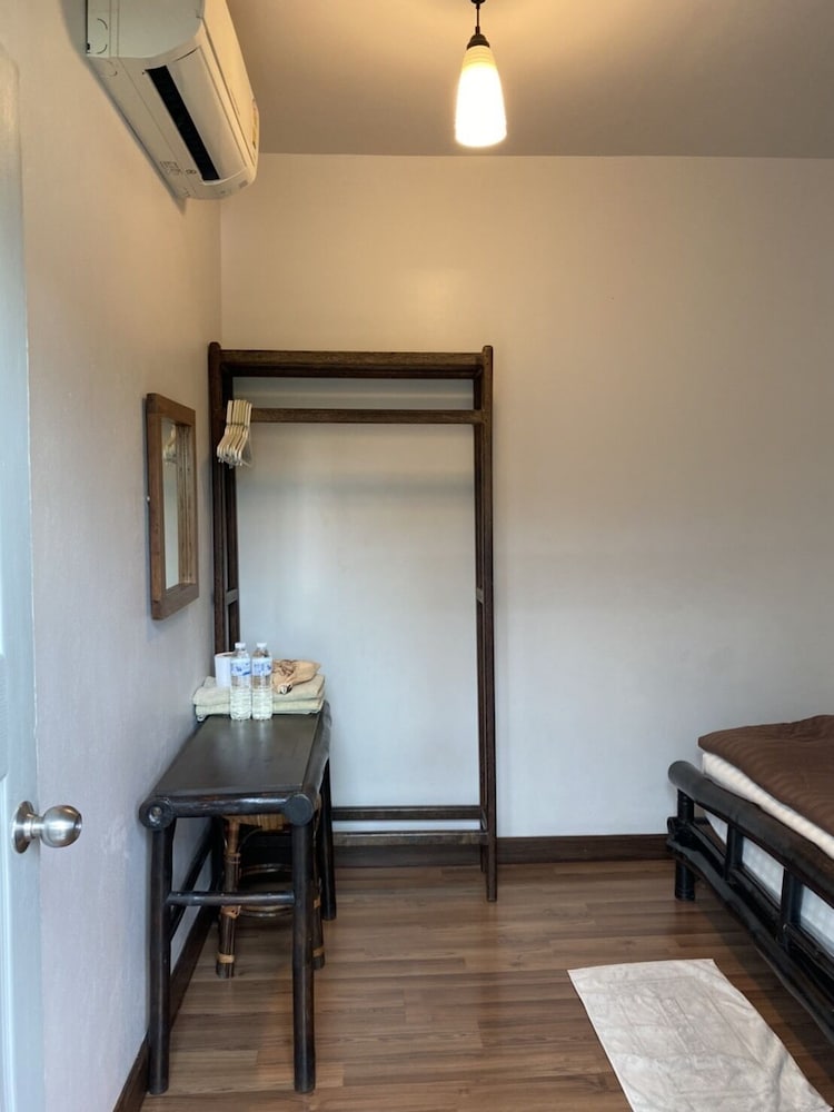 Air-Con Double Shared Bathroom