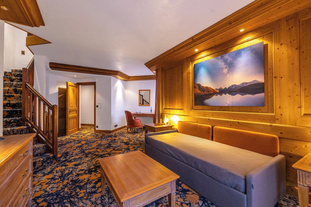 Superior Suite - Photo 3