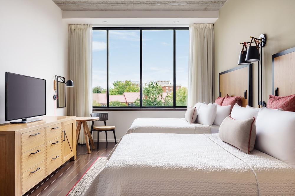 Premium Room, 2 Queen Beds - Photo 1