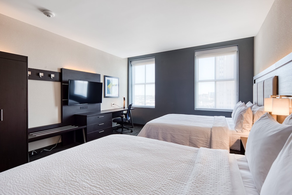 Standard Room, 2 Queen Beds, Accessible (Comm) photo 2