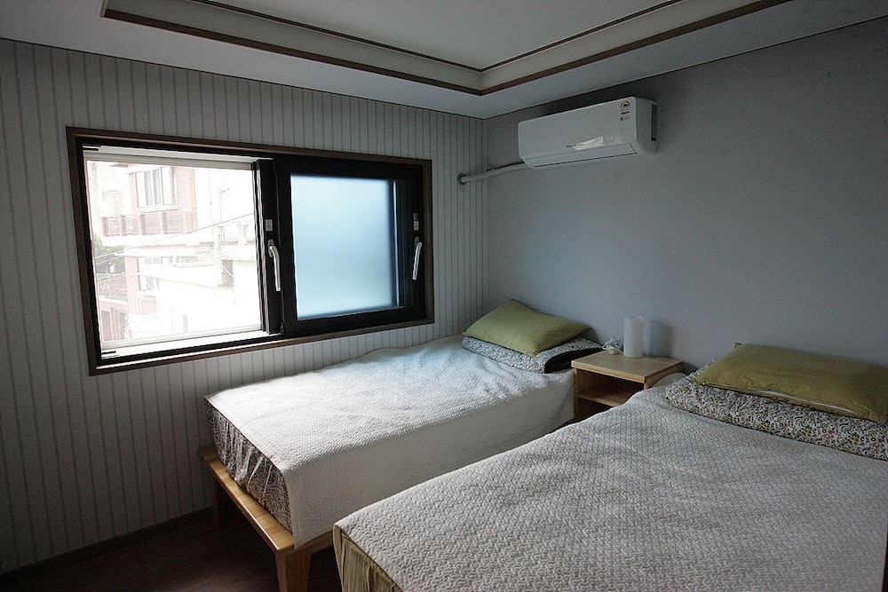 202 photo 1