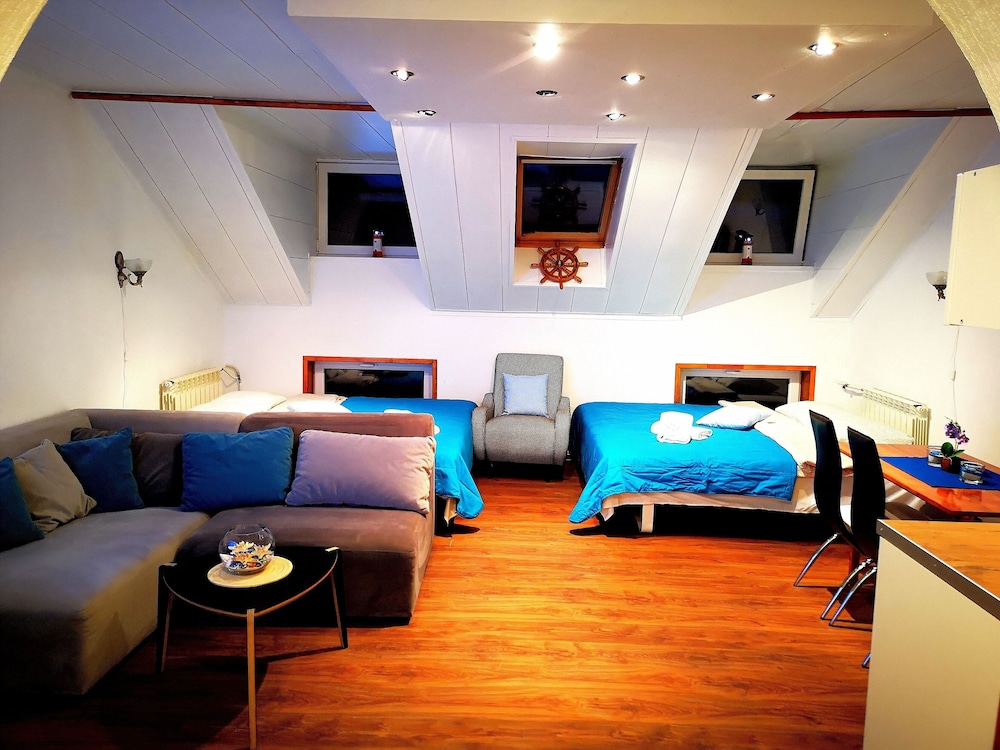 Meridian Apartment with Sauna photo 1