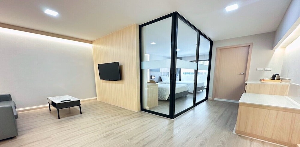 One Bedroom Twin