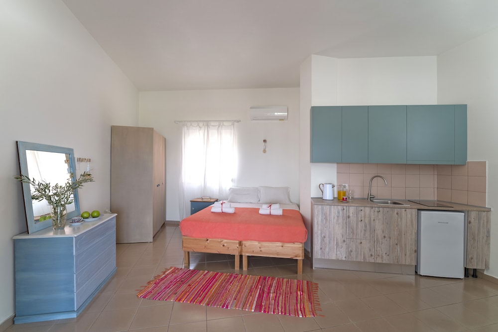 Double Room, Sea View, Beachfront photo 3