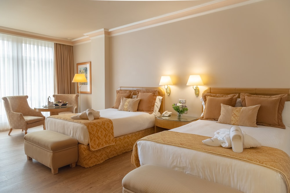 Deluxe Room - Photo 4