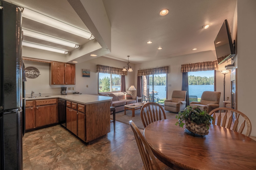 Comfort Suite, 1 Bedroom, Lakeside photo 1