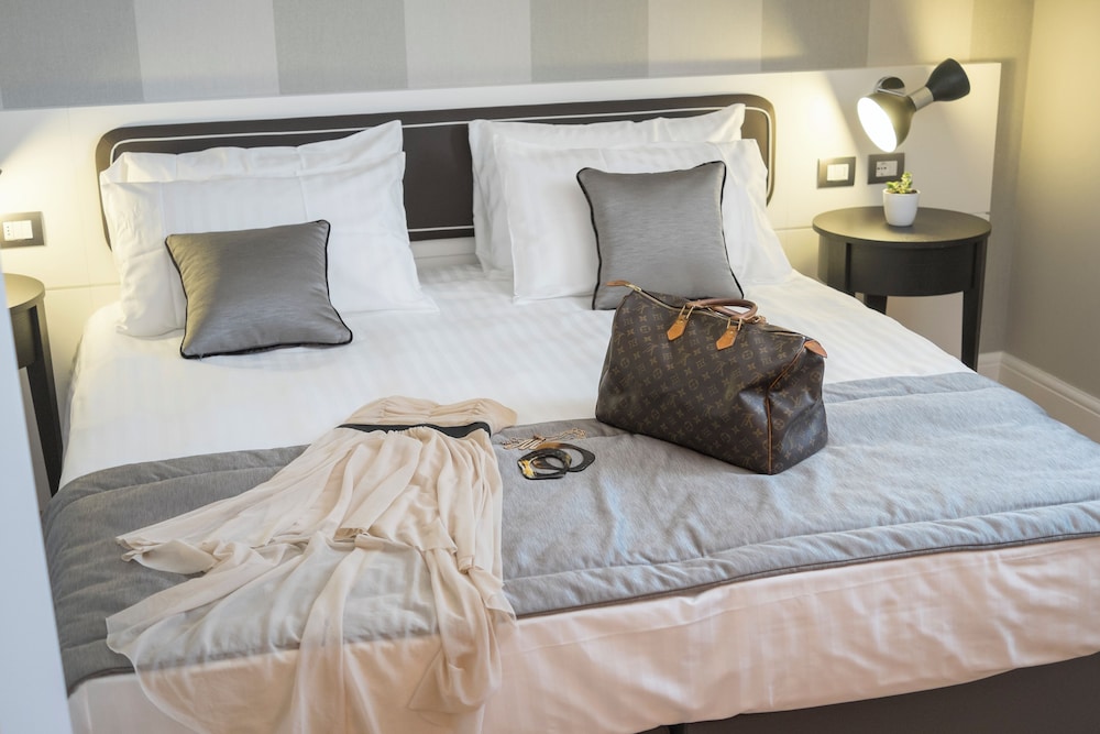 Deluxe Double/Triple Room - Photo 3