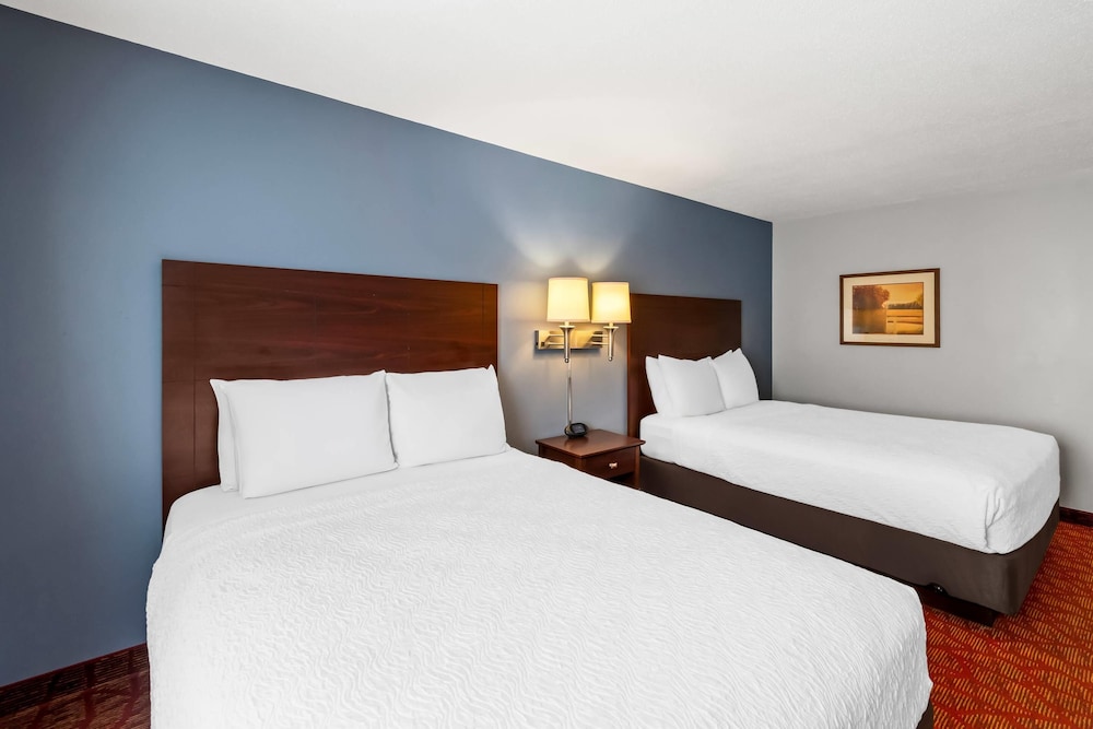 Standard Room, 2 Queen Beds, Non Smoking photo 2