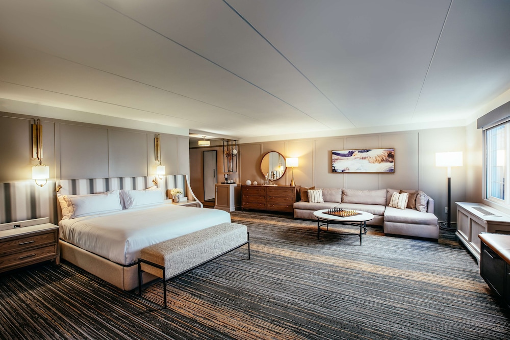 Suite, 1 Bedroom - Photo 1