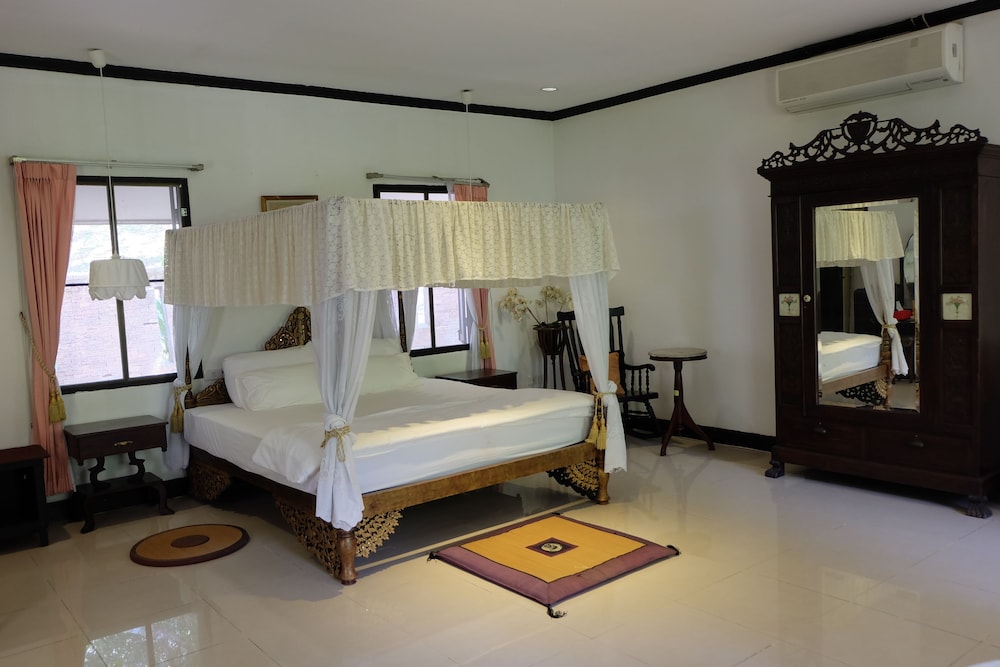 Deluxe Villa With Balcony 108