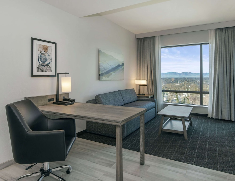 Suite, 2 Queen Beds, Bathtub (Mobility & Hearing, Bathtub) - Photo 6