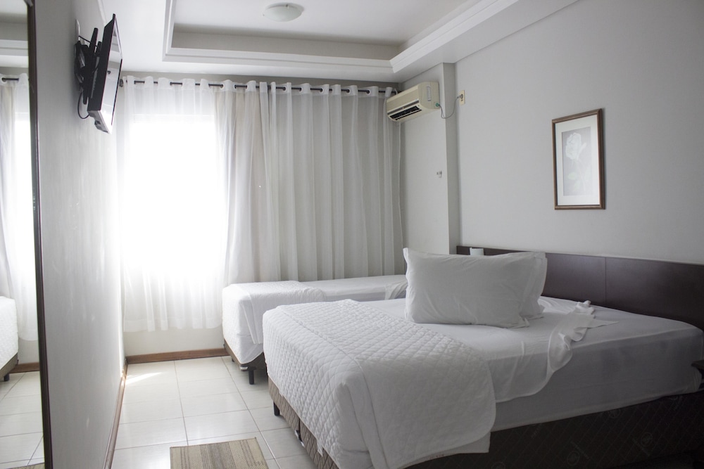 Deluxe Triple Room photo 2