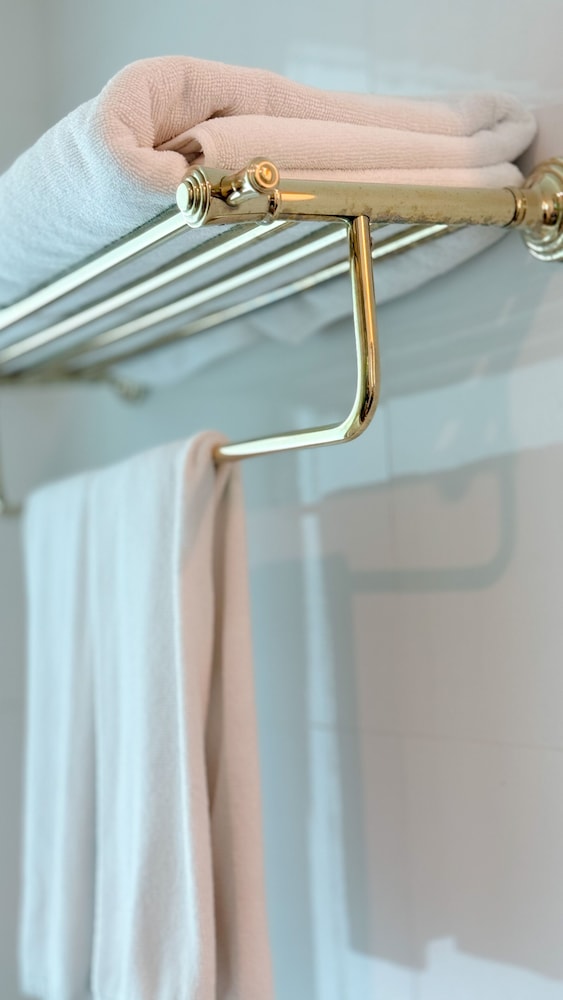 Superior Twin Room, Bathtub - Photo 3