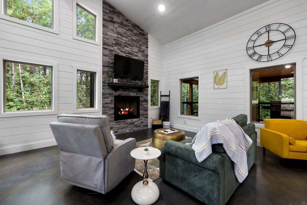 Cabin, 1 King Bed with Sofa bed, Hot Tub, Garden View (Whispering Retreat)