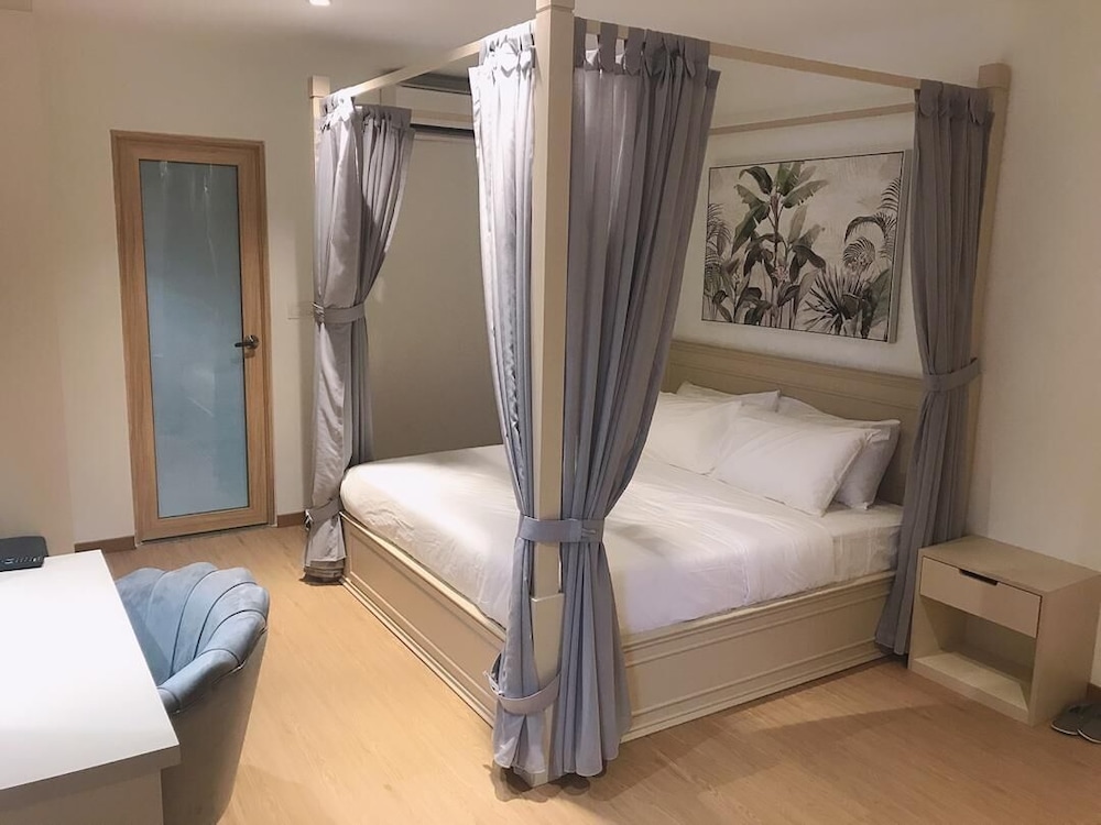 Studio Suite - Photo 2