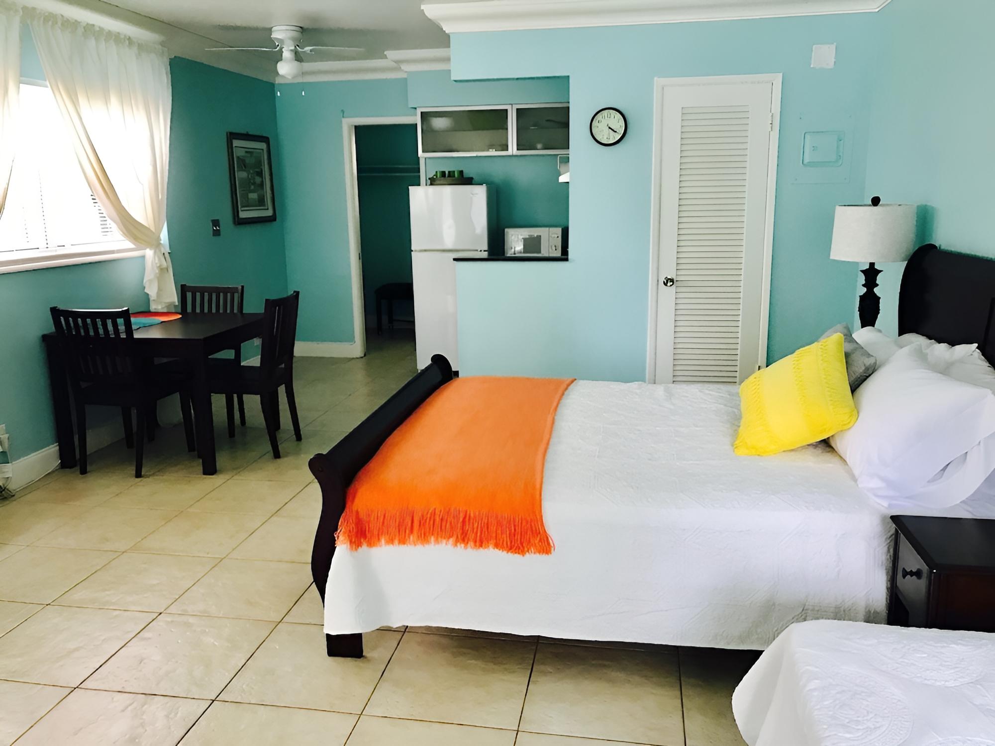 Family Studio, Multiple Beds, Kitchen, Pool View photo 2