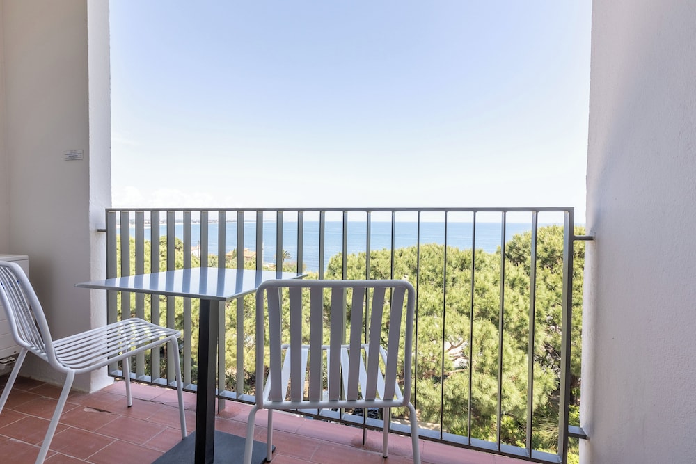 Room, Balcony, Sea View - Photo 3