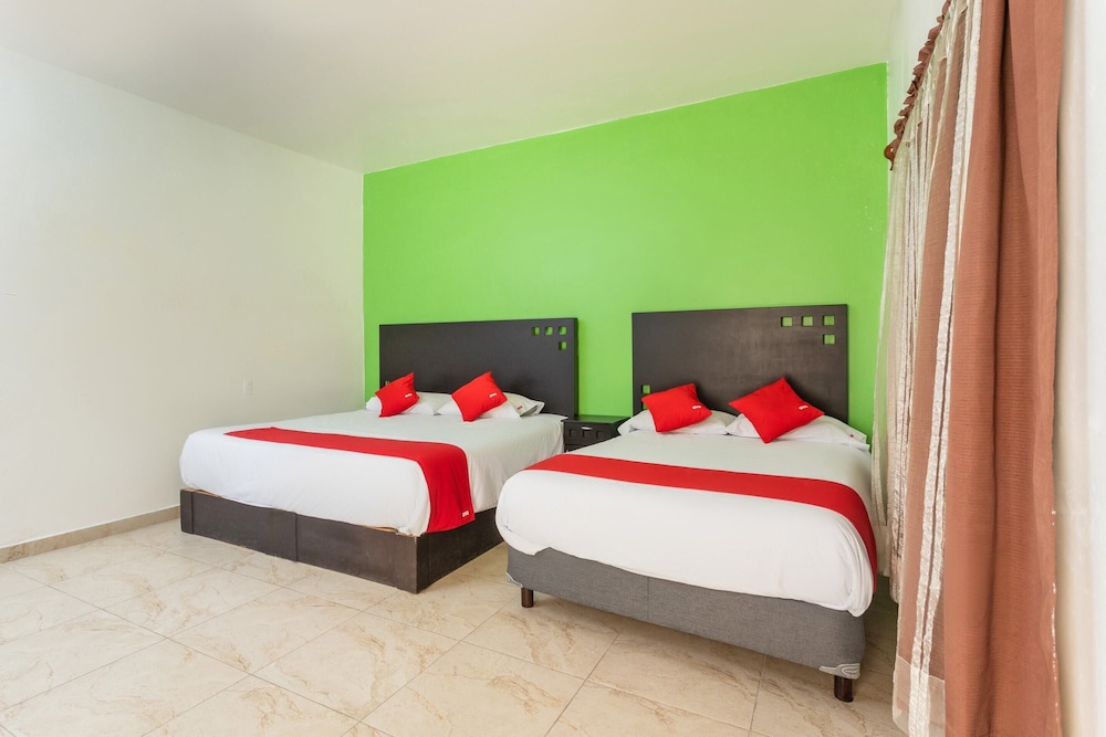 Standard Room, 2 Double Beds - Photo 6