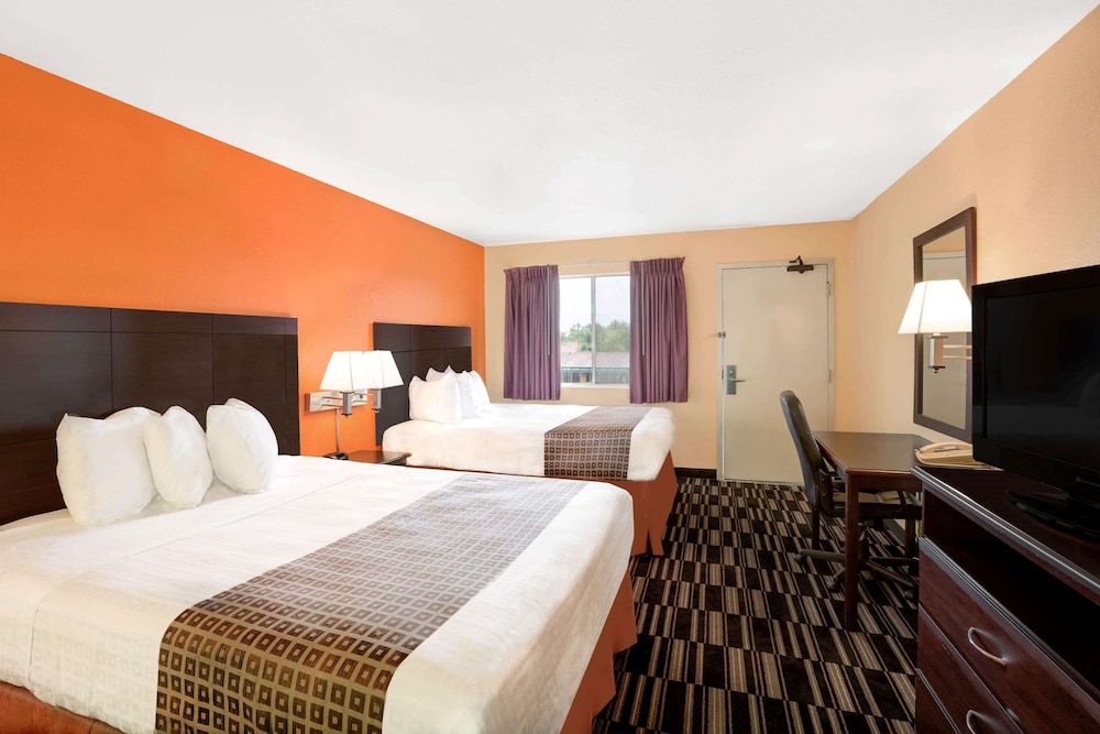 Room, 2 Double Beds, Non Smoking - Photo 1