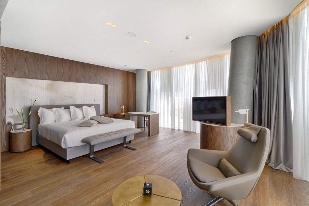 Deluxe Double Room, City View