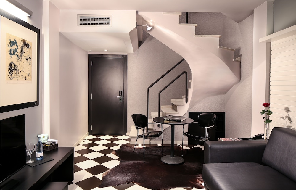 Standard Single Room thumbnail 6