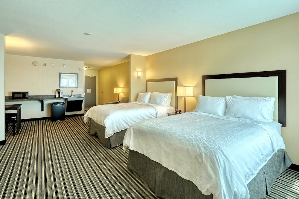 Suite, 2 Queen Beds, Accessible (Accessible Tub) - Photo 1