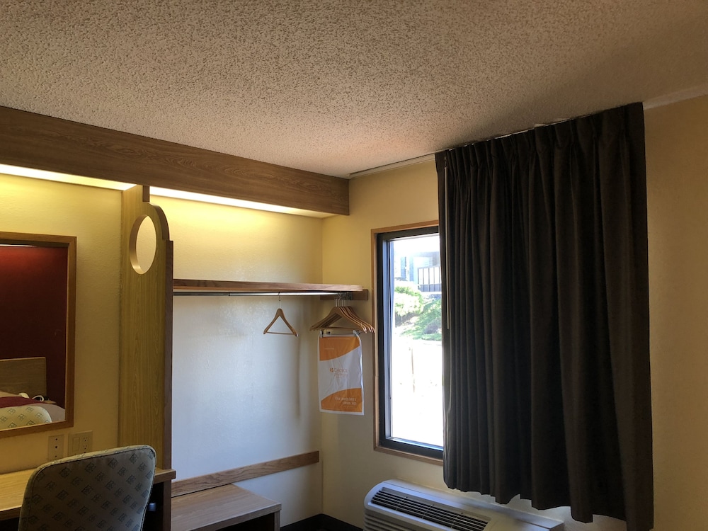 Standard Double Room, Non Smoking - Photo 4