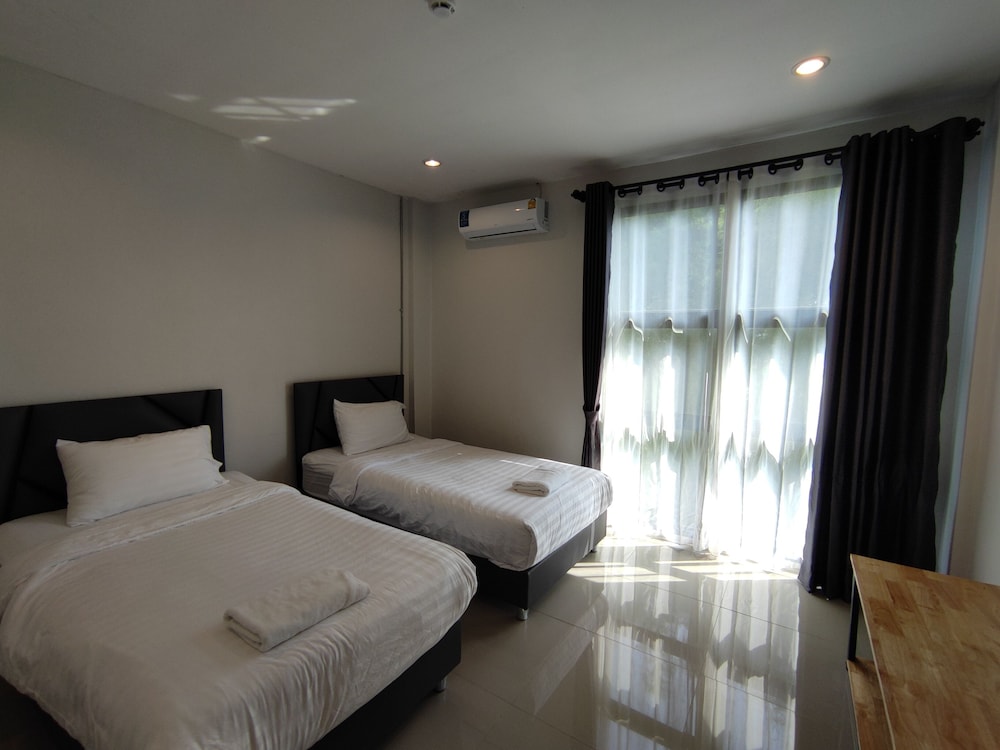 Standard Twin Room - Photo 1