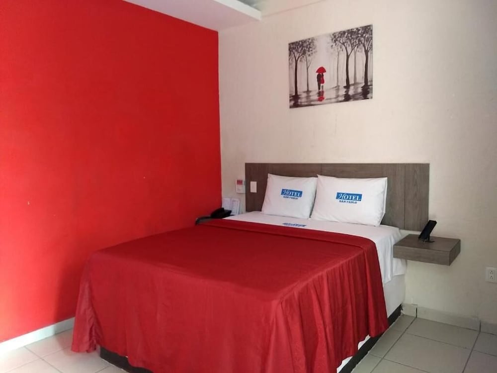 Standard Room, 1 Queen Bed photo 1