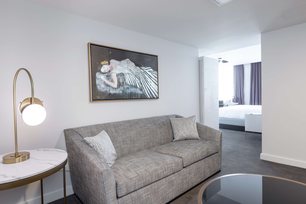 Studio Suite, 1 King Bed, City View - Photo 3