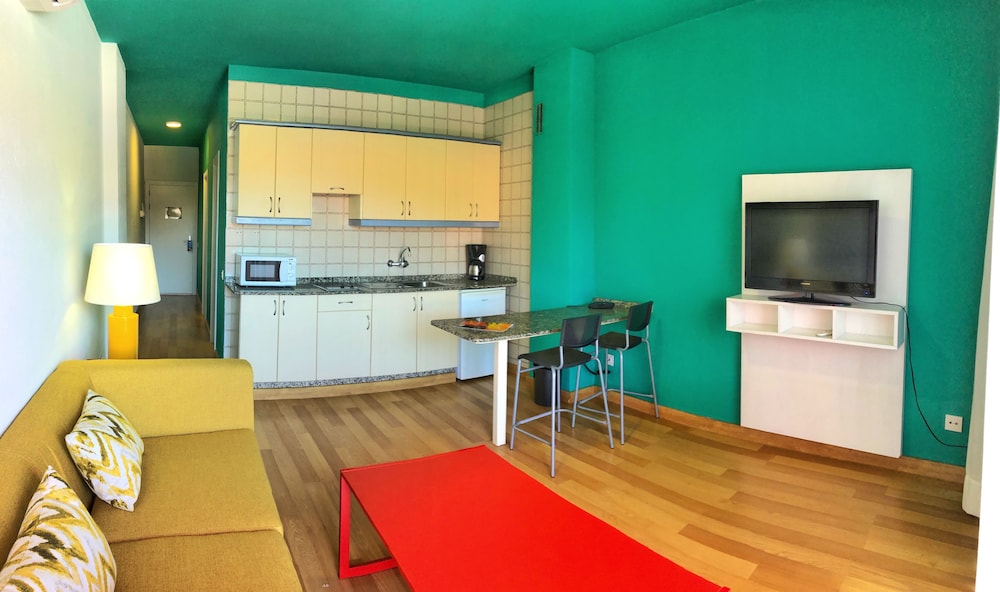 Apartamento Básico, Terraza, Vista a la Piscina
