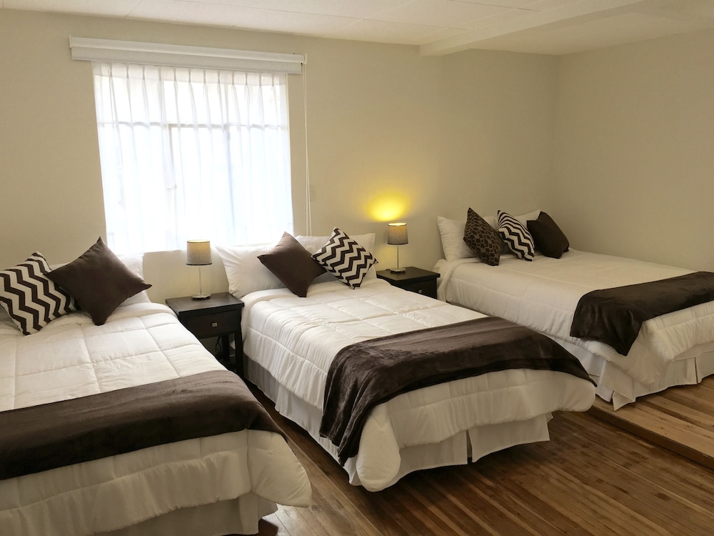 Superior Triple Room, 1 Bedroom, City View photo 1