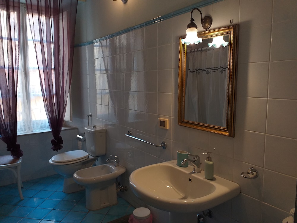 Triple Room, Private Bathroom (External) photo 2