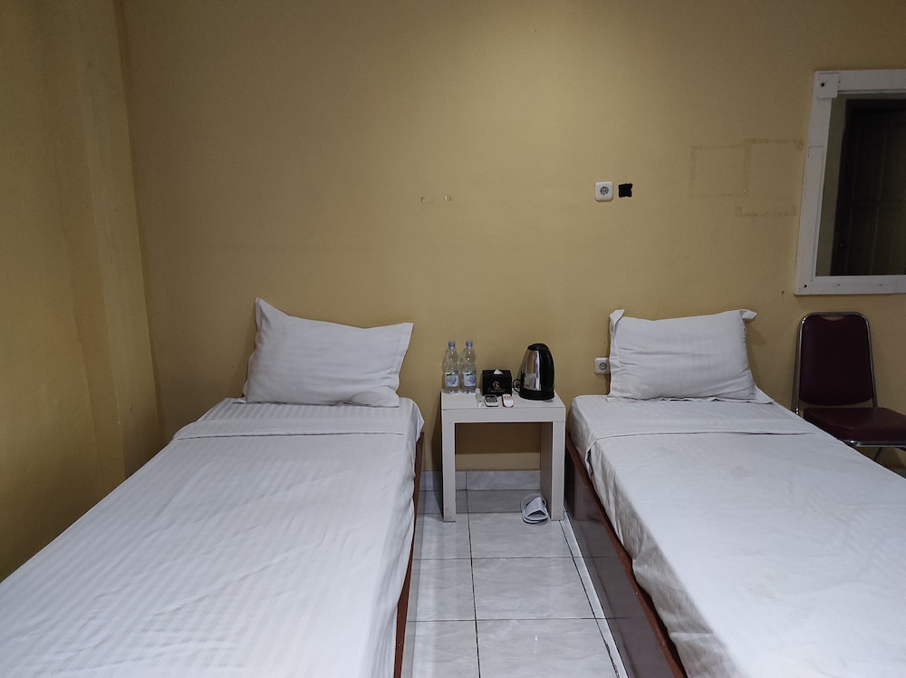 Standard Twin Room photo 2