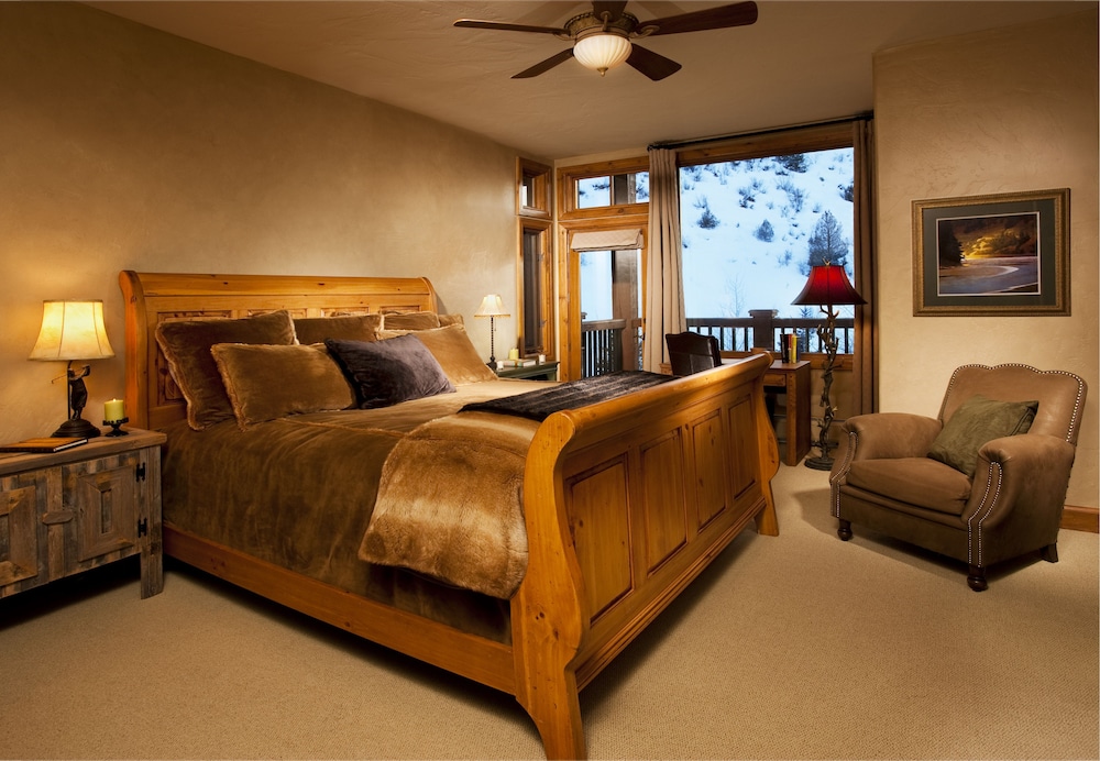 Condo, 3 Bedrooms