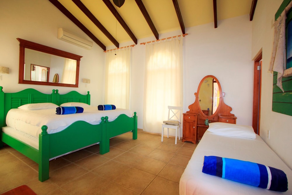 Luxury Room, 1 King Bed, Bathtub photo 3