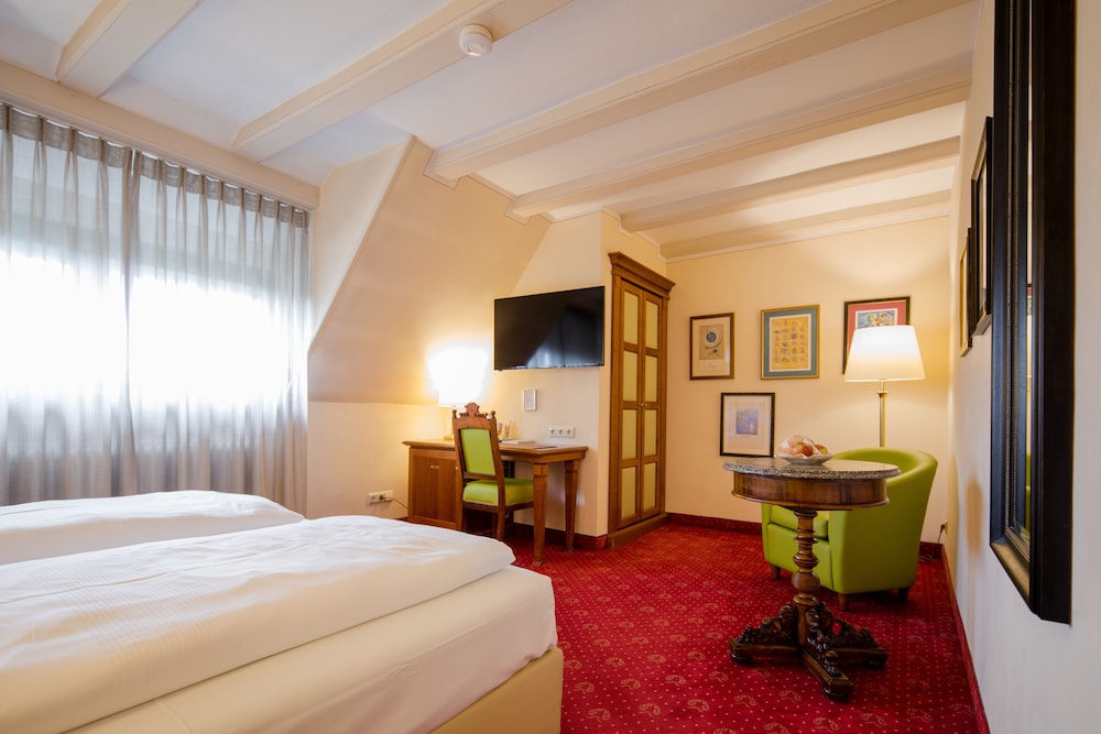 Standard Double Room - Photo 7