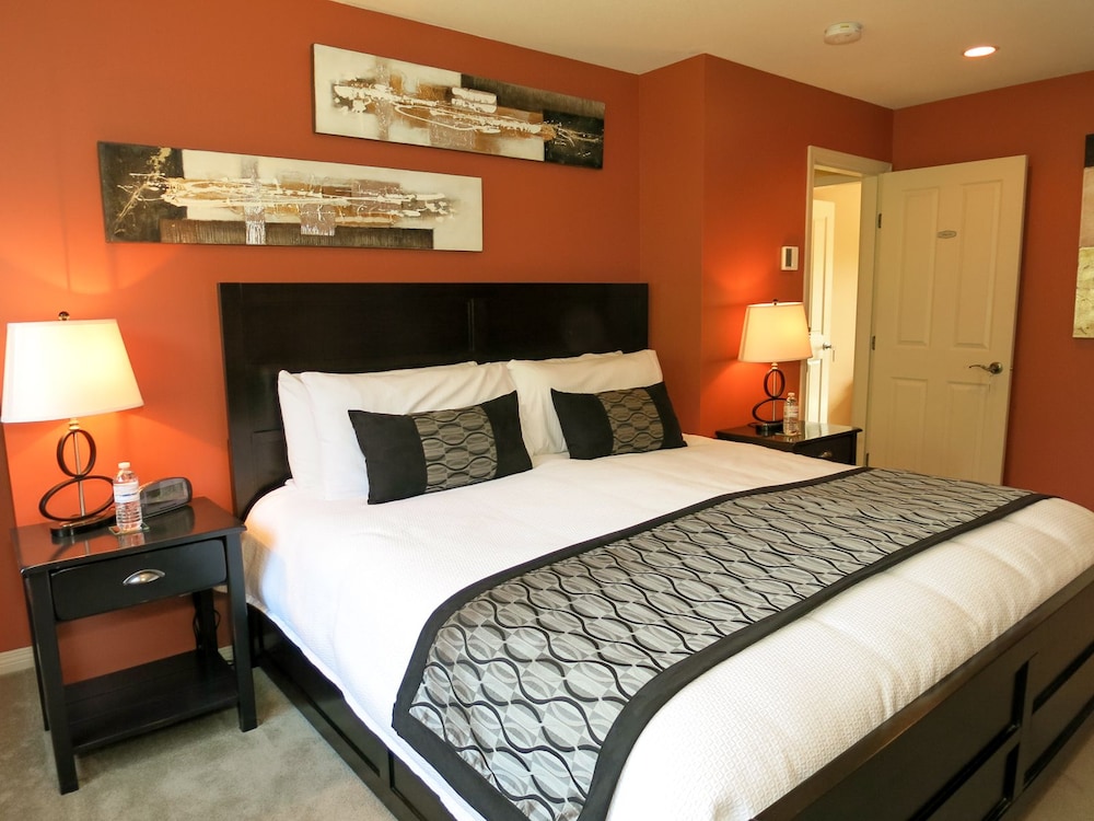 Suite, 1 King Bed, Non Smoking, Valley View photo 1