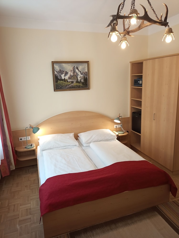 Double Room - Photo 7