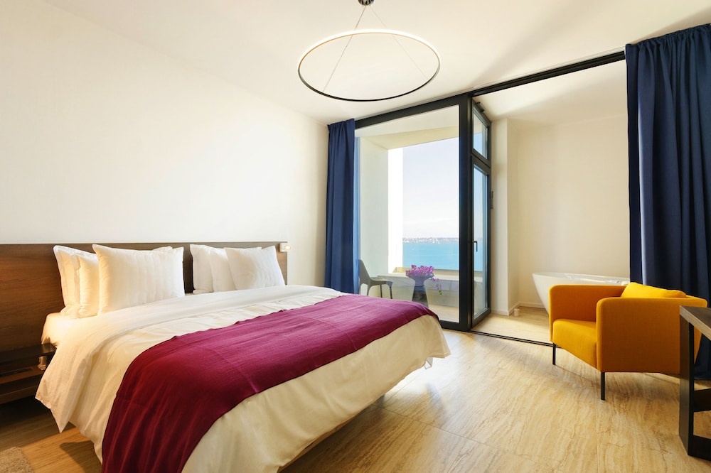 Superior Plus Room