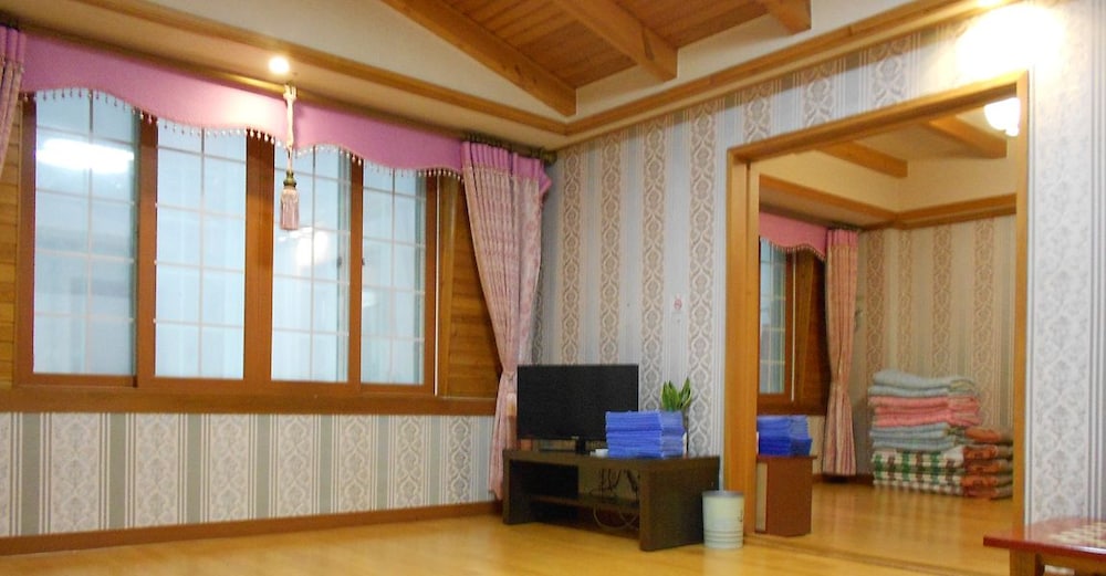 Premium Room - Pre-contact is required for reservation