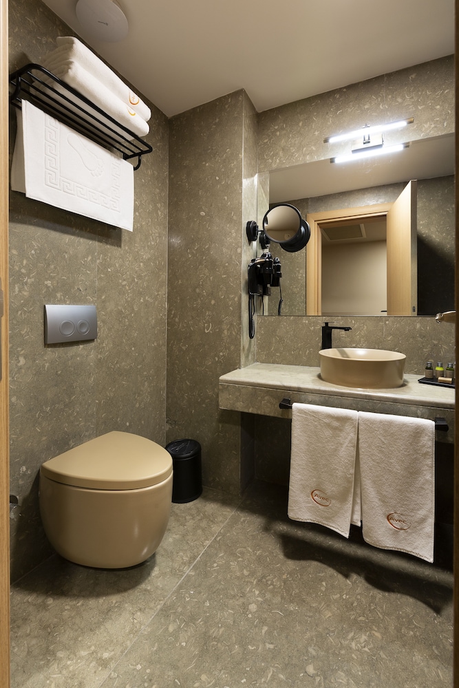 Standard Double or Twin Room - Photo 4