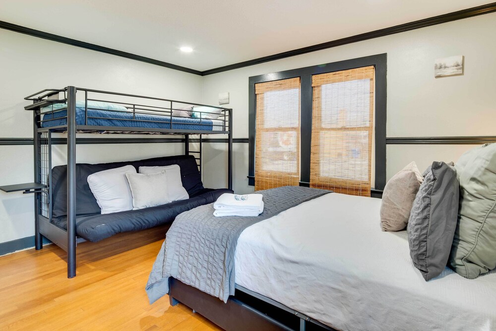 House (2 Bedrooms) photo 2