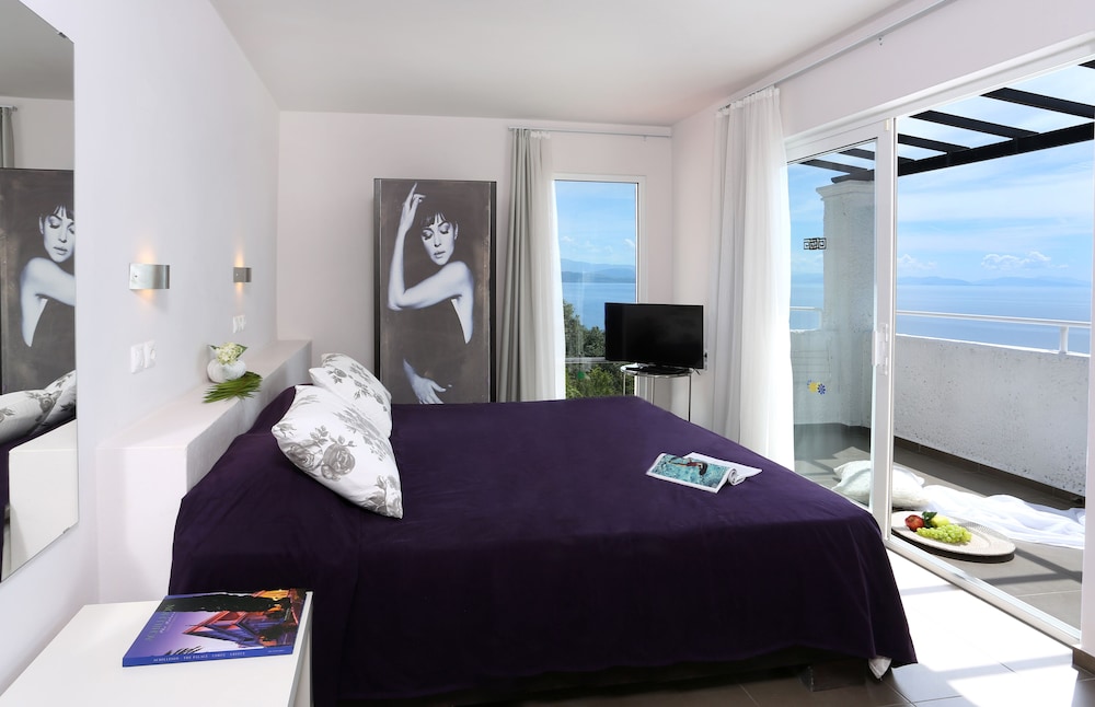 Suite, 2 Bedrooms, Sea View photo 1